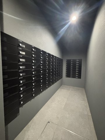 Alivis九条のロビー