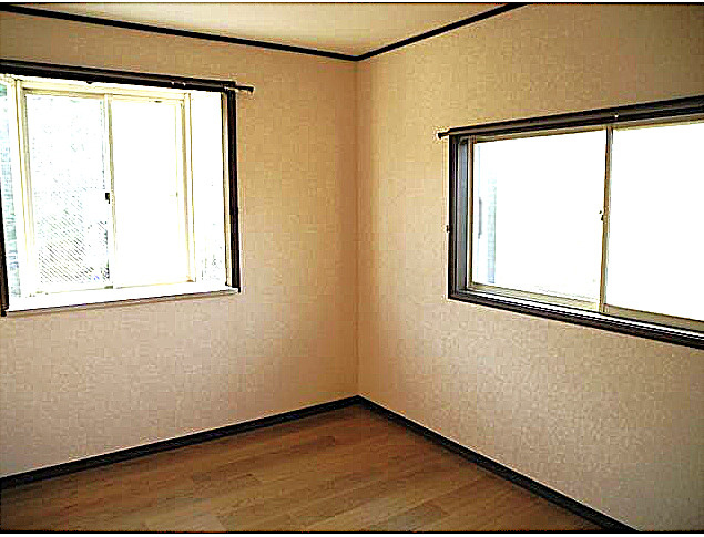 【洋室】 | コーポアイル | ２面採光の明るい洋間