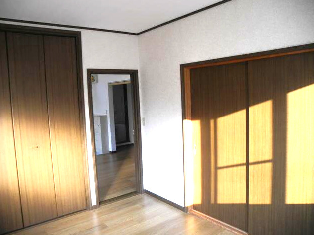 【内装】 | コーポアイル | 洋間と和室は引戸で仕切られてます