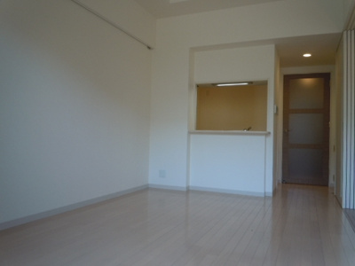 【居間・リビング】 | 曽根ガーデンテラス | ※同タイプの写真となり、実際のお部屋とは異なる場合があります