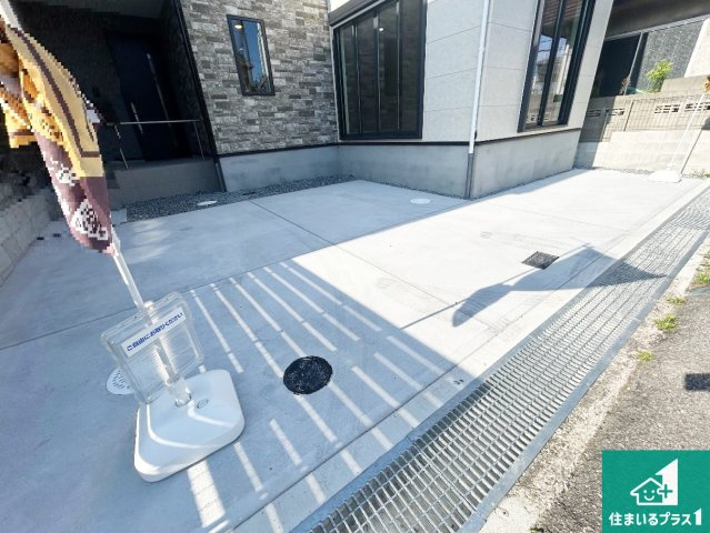 宝塚市福井町　第2期　新築一戸建ての駐車場|３台分の駐車スペース有り！急な来客でも安心です！