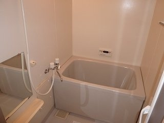 ドムスサンセールⅢＢの浴室|お風呂です