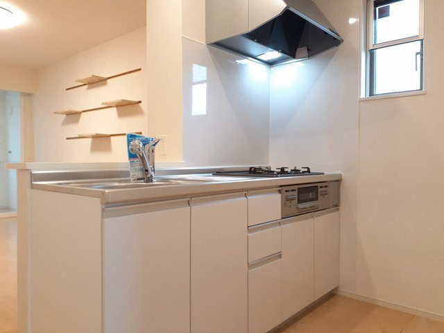 ラパン町村　Ⅱのキッチン|コンパクトなキッチンで掃除もラクラク