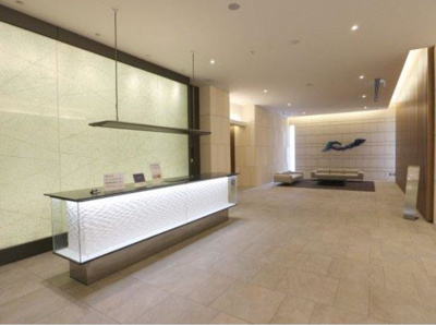 【エントランス】 | プラウドタワー明石 | ☆高速エレベーター3基！全館空調管理！
☆ペット飼育可（管理規約による）
☆２４時間ゴミ出し可能！
☆オール電化マンション！
☆内廊下設計！
☆ビューラウンジ、ゲストルーム、リラクゼーションルーム！