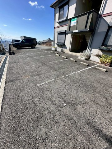 ヒルサイド御影の駐車場