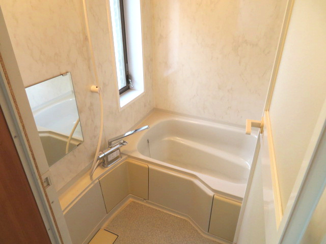 高崎市吉井町神保　中古1180の浴室