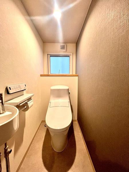 針木東町　中古戸建　(築浅物件)のトイレ