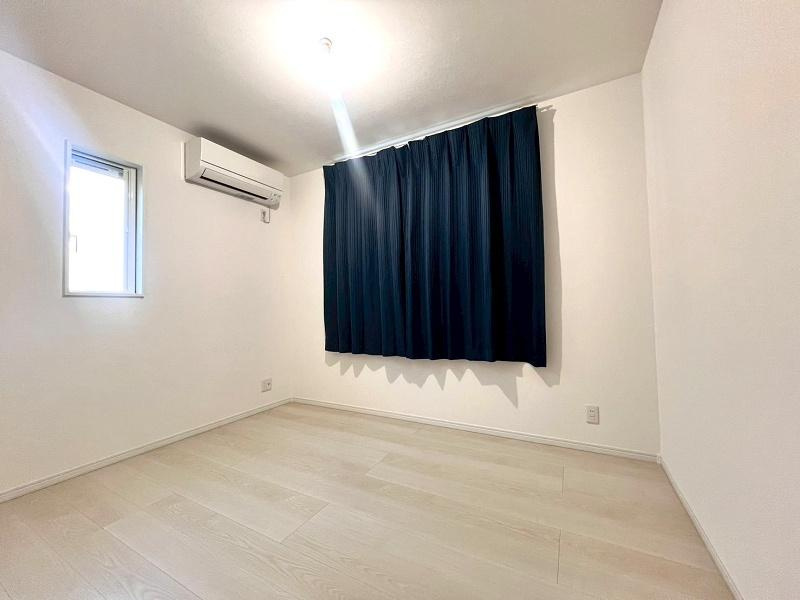 針木東町　中古戸建　(築浅物件)の洋室