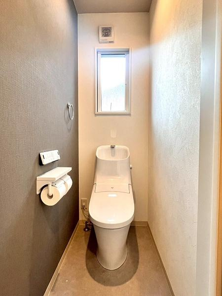 針木東町　中古戸建　(築浅物件)のトイレ