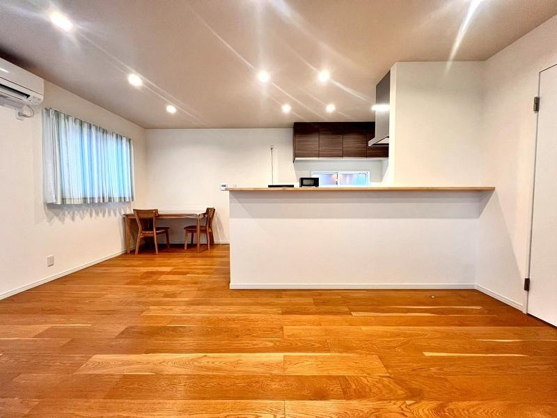 針木東町　中古戸建　(築浅物件)の居間・リビング|LDｋ　15.9帖