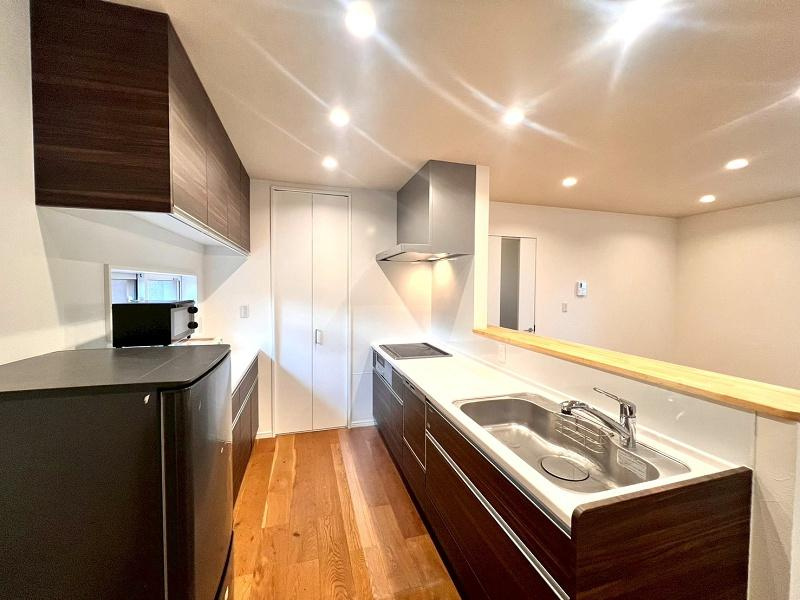 針木東町　中古戸建　(築浅物件)のキッチン