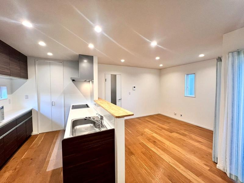 針木東町　中古戸建　(築浅物件)のキッチン