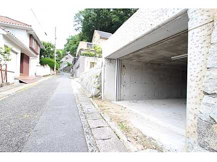 広島市西区己斐東２丁目　土地の前面道路含む現地写真