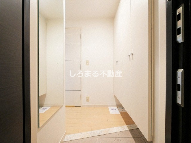 M.hills西本町の玄関