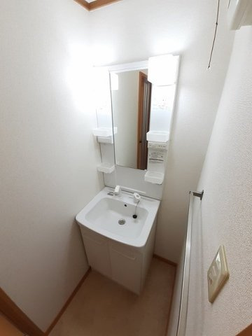 クレストールオヨベの洗面所|広い洗面スペース