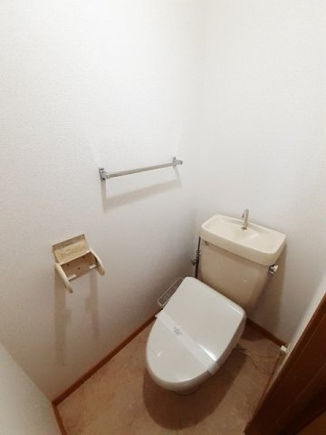 クレストールオヨベのトイレ|清潔感のあるトイレです