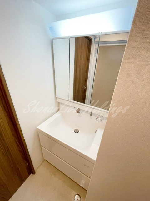 Clochette　Nakamotoの洗面所|明るい洗面所です