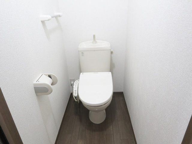 ハイムシンフォニアＡのトイレ|温水洗浄便座付き！