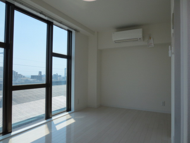 ラムール西明石の居間・リビング