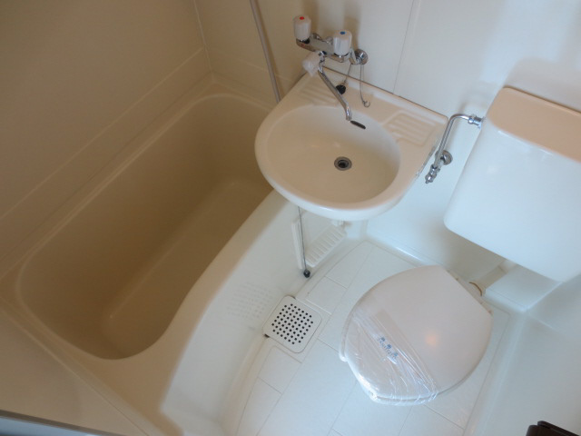 ラムール西明石の浴室