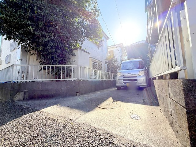 昭島市緑町３丁目　リフォーム住宅の駐車場