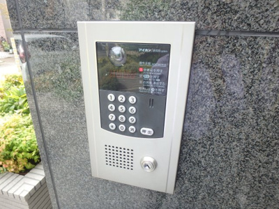 【セキュリティ】 | ＢＲＩＳＴＯＬ | モニターフォン完備です