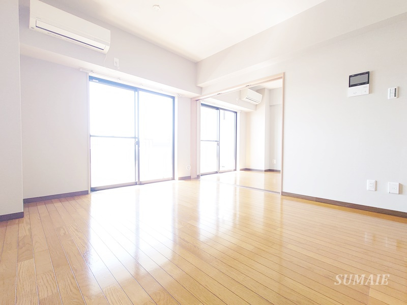 プレステージュ・ミネギシの居間・リビング|人気のカウンターキッチン！