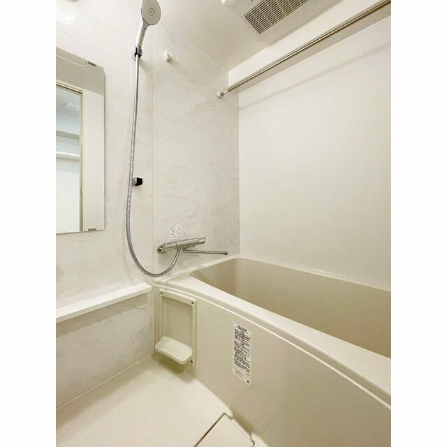 コンフォリア・リヴ巣鴨の浴室