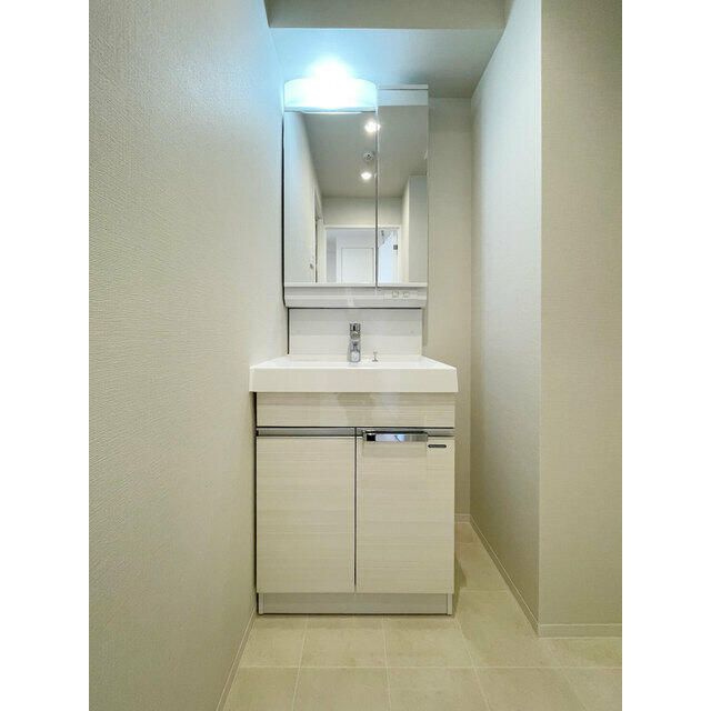 コンフォリア・リヴ巣鴨の洗面所