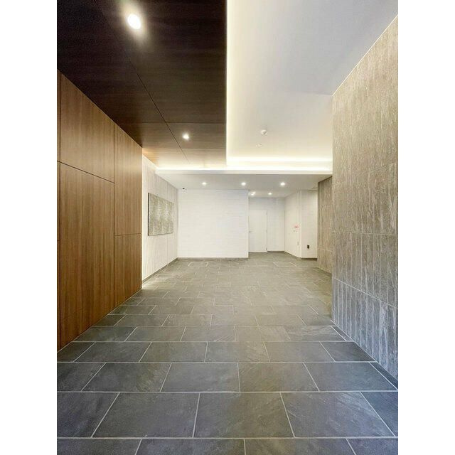 コンフォリア・リヴ巣鴨のエントランス