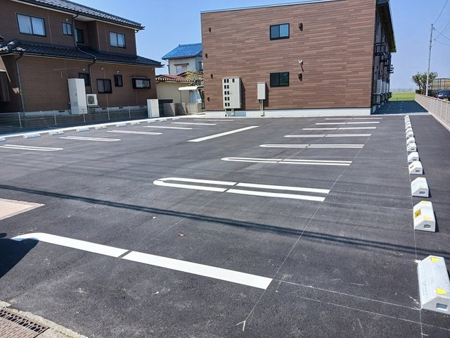 ハーモニーの駐車場