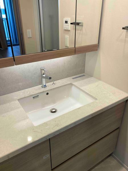 白金ザ・スカイ西棟の洗面所