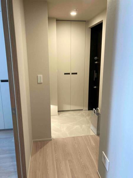 白金ザ・スカイ西棟の居間・リビング