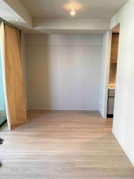 白金ザ・スカイ西棟の居間・リビング