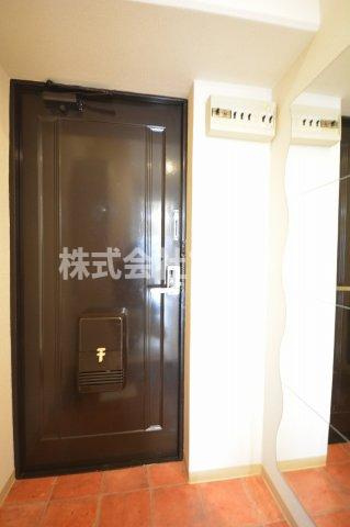 ルーブルCT難波の玄関