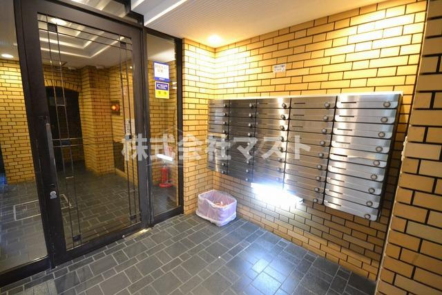 ルーブルCT難波のエントランス