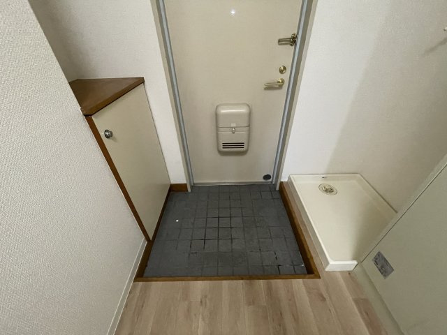 セルサス大道壱番館の玄関