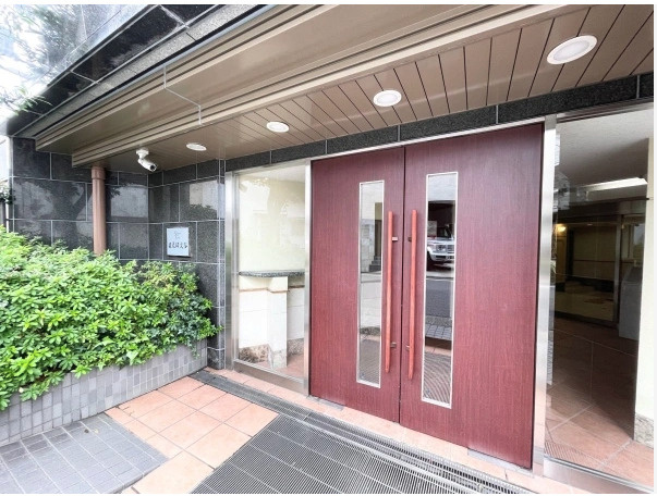 ★仲介手数料無料★グランシティ目黒碑文谷（新規リフォーム完了）のエントランス