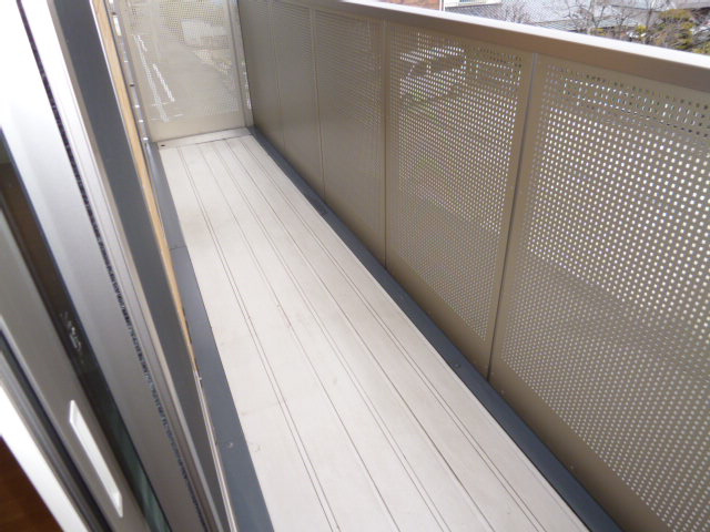 ＣＯＮＦＩＤＥＮＣＥ　Ｍのバルコニー