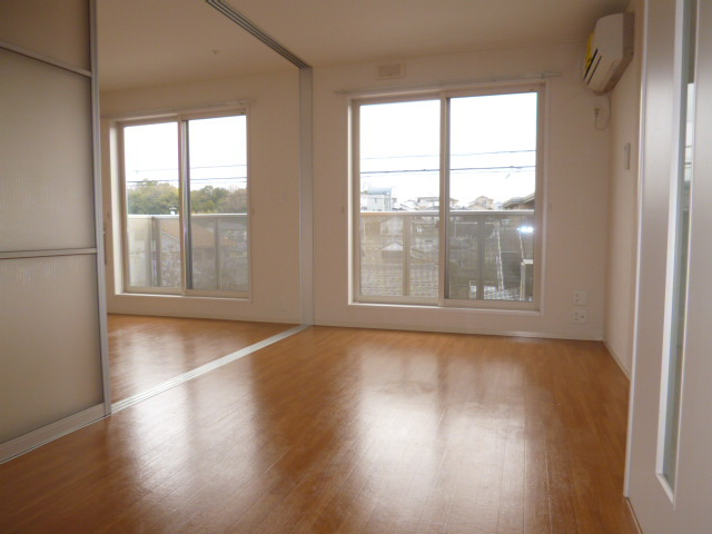 ＣＯＮＦＩＤＥＮＣＥ　Ｍの居間・リビング