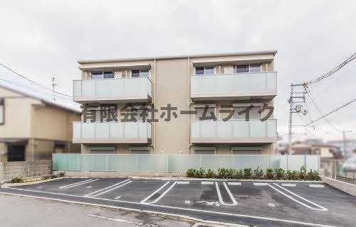 シャーメゾン中石切の駐車場