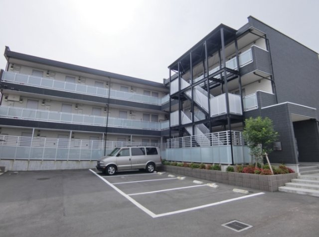 リブリgrazioso狭山の駐車場