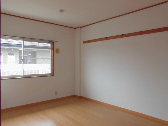 シティハイツ絹の台の洋室