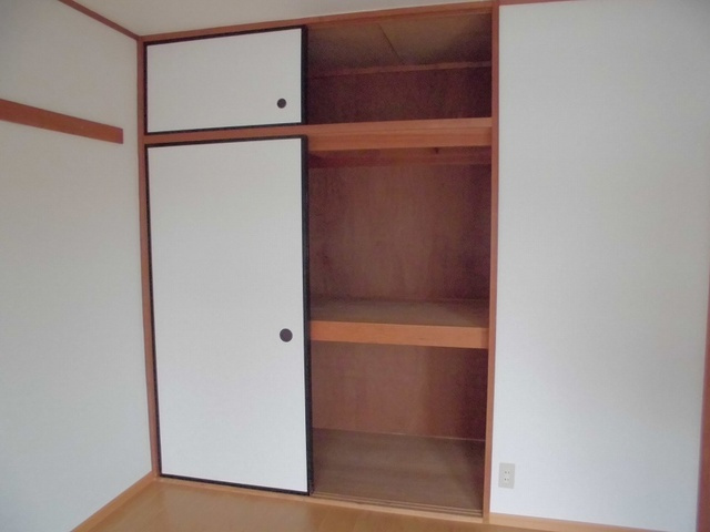 シティハイツ絹の台の収納