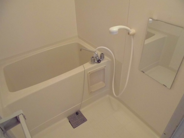 シティハイツ絹の台の浴室