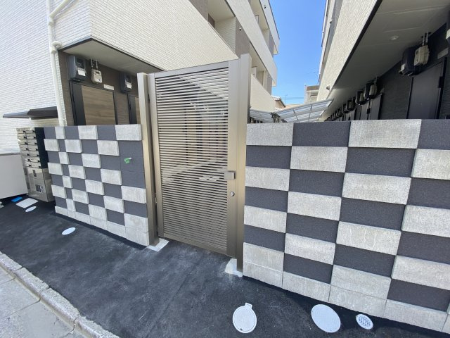 M Terrace藤垂園　弐番館のエントランス