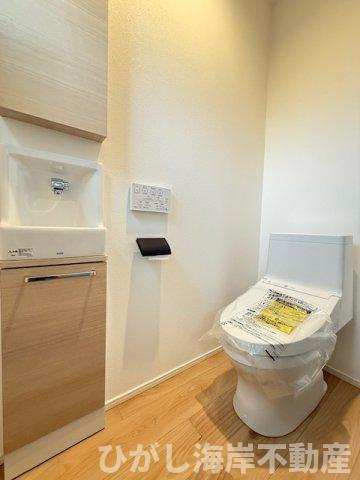 茅ヶ崎市小和田1丁目　新築戸建のトイレ|洗浄機能付きお手洗い