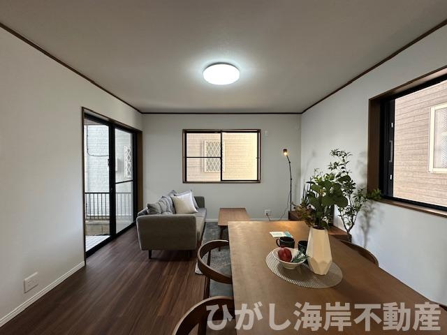 茅ヶ崎市中島　中古戸建の居間・リビング|新規リフォーム完了！　13帖　LDK