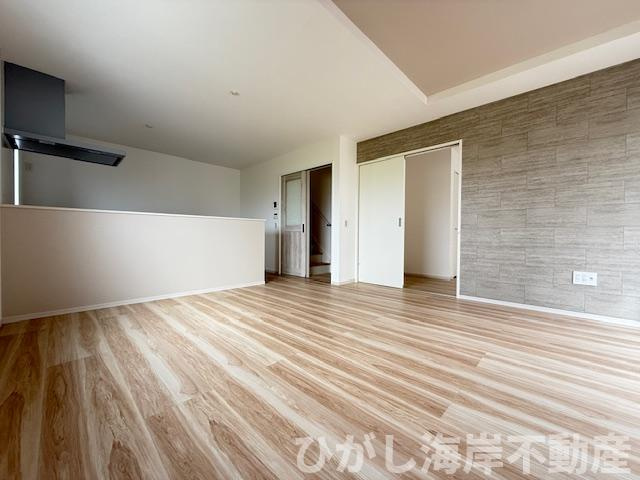 茅ヶ崎市松尾　新築戸建　の居間・リビング|16.6帖　床暖房付LDK