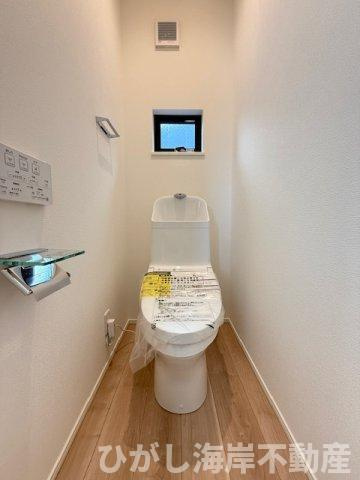 茅ヶ崎市浜之郷　新築戸建　全２棟のトイレ|洗浄機能付きお手洗い